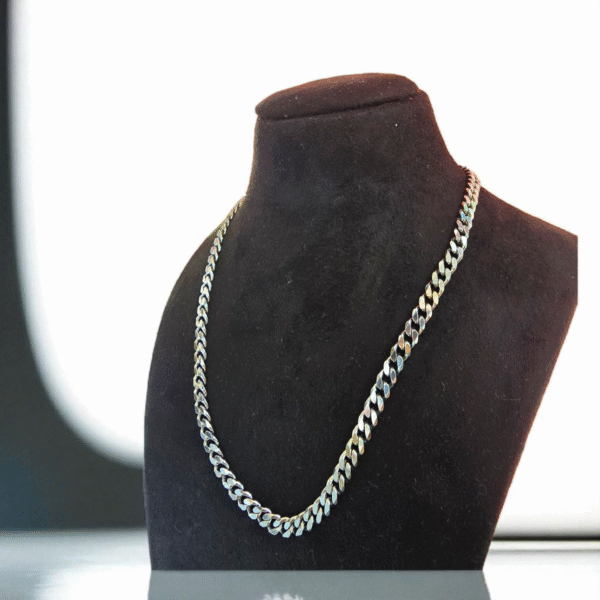 Bust display of 925 Cuban Luxe Silver Chain