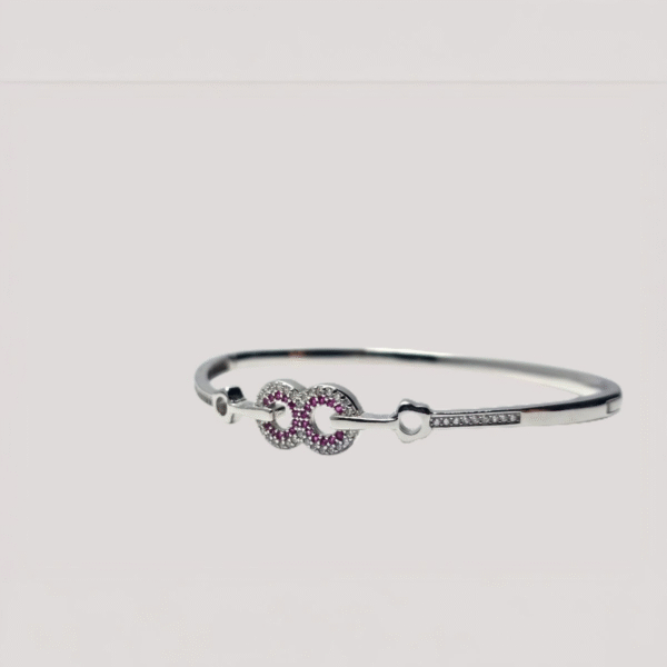 Side view of Rosé Infinity Kada