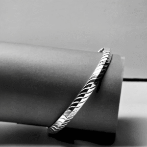 Home 50 Silver Blade Textured Kada – Sleek Geometric Swirl