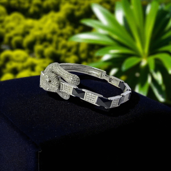 Facing view of 925 Silver Mufasa Jaguar in Onyx & Ice Luxe Bracelet White