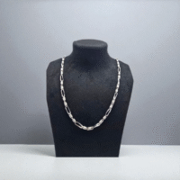 On bust display of Textured Oval Link Gents Chain