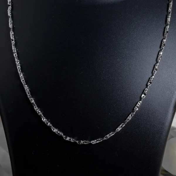 Close up view of Classic Textured Link Chain – 925 Silver
