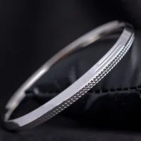 Side close view of Textured Edge Kada