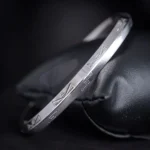 Close up of Etched Triangle Pattern Kada