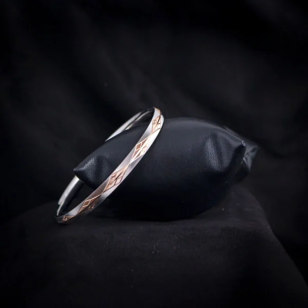 Side view of Dual Tone Geometric Kada – 925 Silver