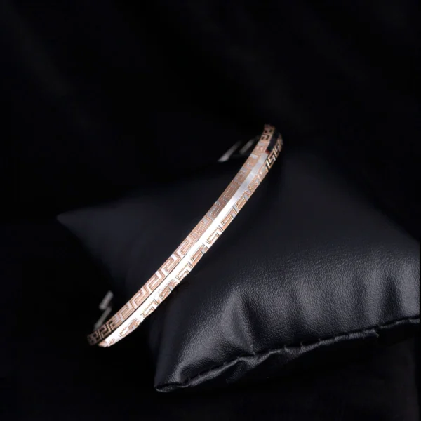 Side view of Greek Key Beaded Edge Kada