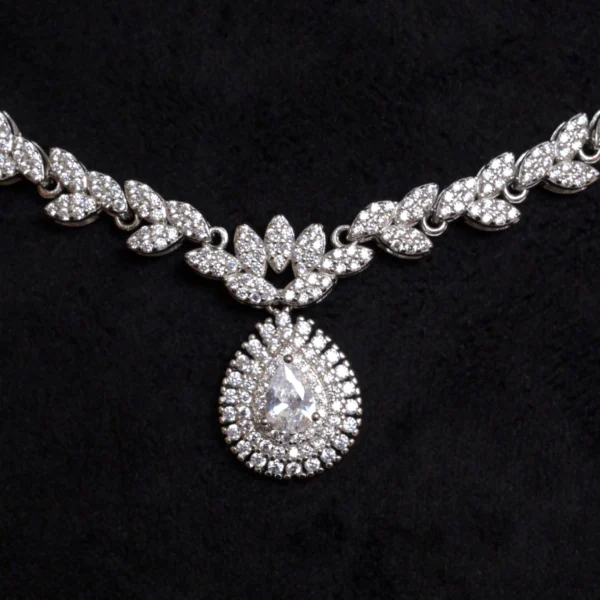 Necklace close up of Teardrop Leaf Necklace Set