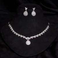 Full display of Teardrop Leaf Necklace Set