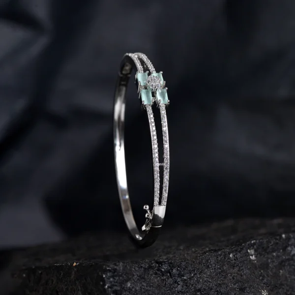Side CZs display of Quad Green Stone CZ Bracelet