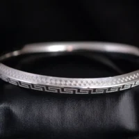 Close up of Greek Key Edge Kada