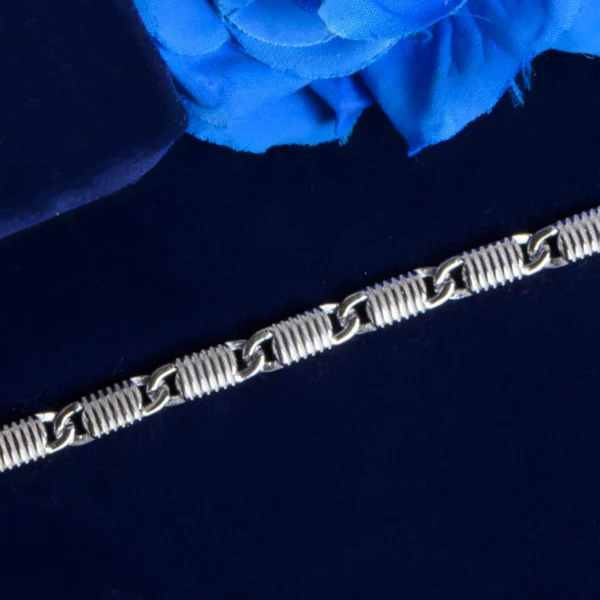 Close up links display of Textured Bold Link Bracelet 925 Silver