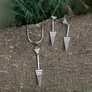 Close up of Geometric Triangle Lariat Set 925 Silver