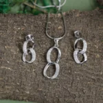Close up of Interlocking Ovals Pave Set 925 Silver