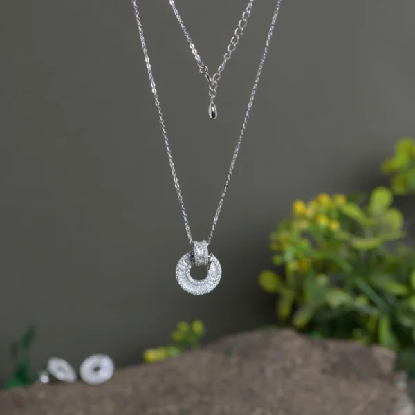 Close up of pendant of Baguette Halo Circle Set 925 Silver