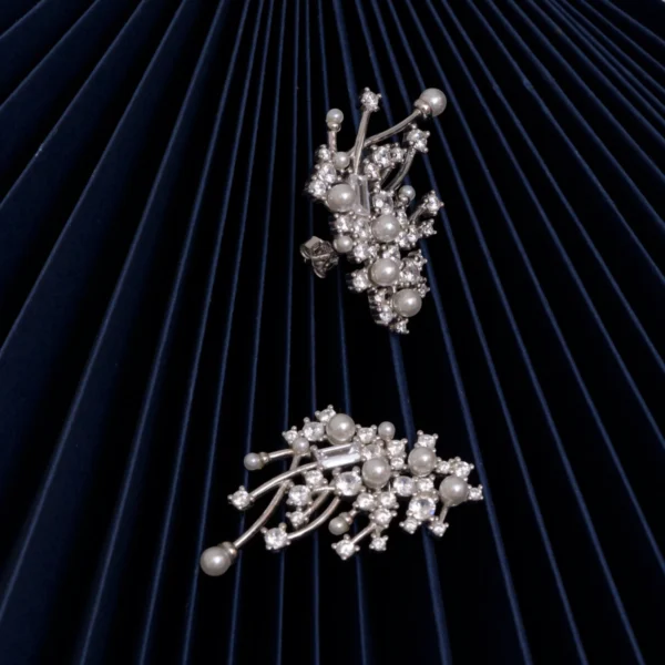 Close up with lock display of Pearl Constellation Earrings 925 Silver