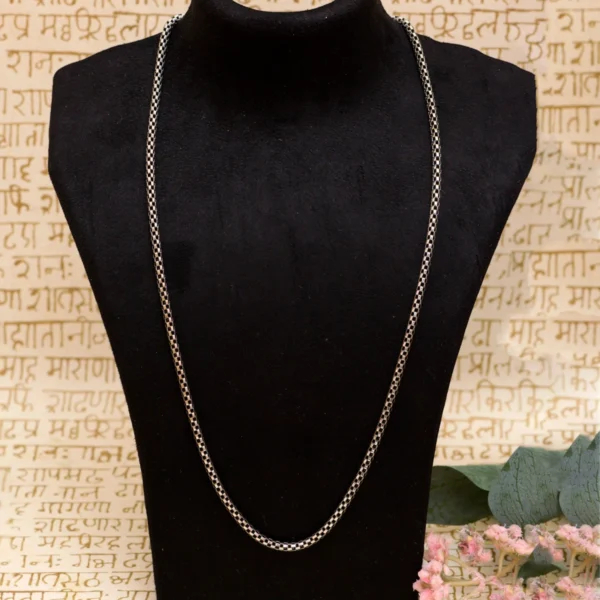 Display on bust for Checkered Oxidized Chain 925 Silver