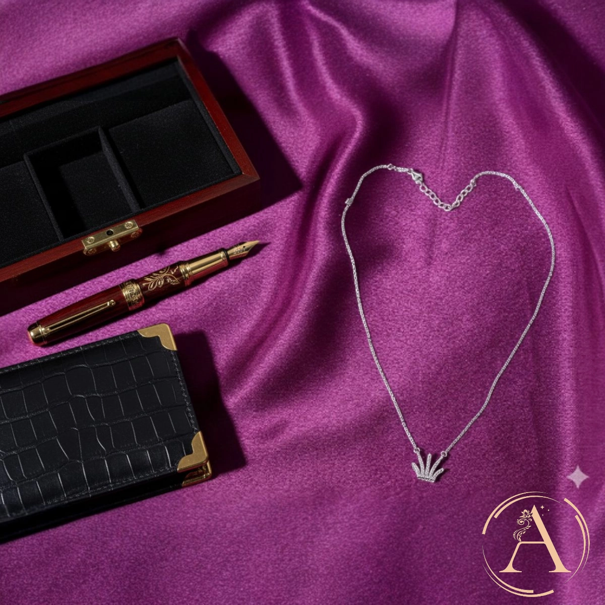 Mini Crown Tiara Necklace – 925 Silver 4 Full length with pendant chain and locking mechanism of Mini Crown Tiara Necklace 925 Silver