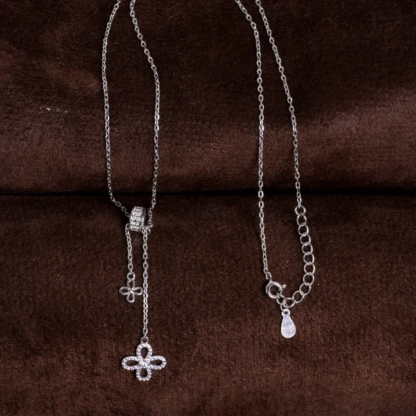 Pendant and locking mechanism display of Pave Clover Lariat Set 925 Silver
