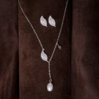 Pendant pearl drop and earrings display of Leaf Pearl Drop Lariat Set 925 Silver