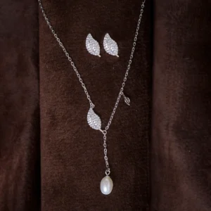 Pendant pearl drop and earrings display of Leaf Pearl Drop Lariat Set 925 Silver