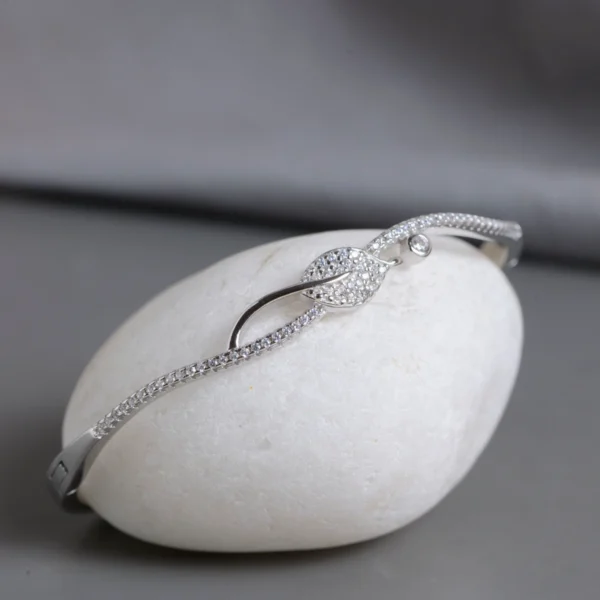 Side view of Sparkling Leaf Bracelet 925 Silver