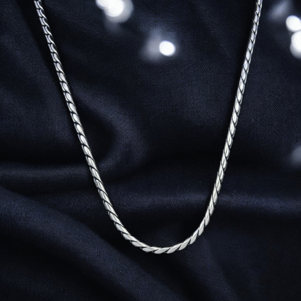 Close up of Textured Franco Chain 925 Silver