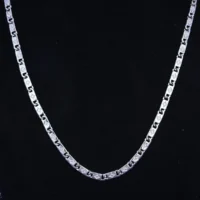 Close up view of Lustrous Diamond-Cut Mariner Chain 925 Silver