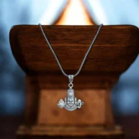 Locket and chain display of Intricate Lord Balaji Locket with Popcorn Chain 925 Silver