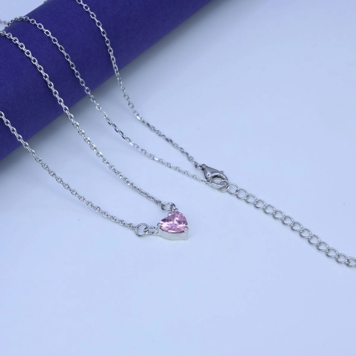 Dainty Pink Heart Solitaire Necklace – 925 Silver 4 Locket and locking mechanism of Dainty Pink Heart Solitaire Necklace 925 Silver