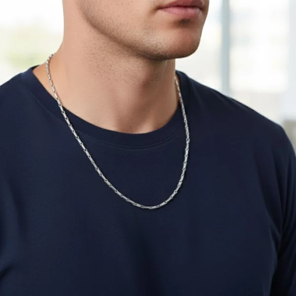 Model wearing Contemporary Bar and Texture Chain 925 Silver
