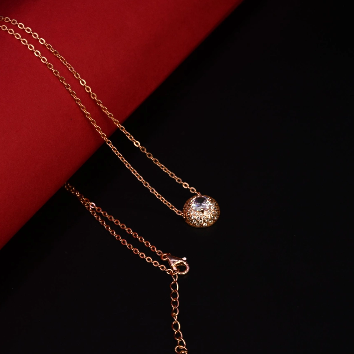 Sparkling Rose Gold Pave Ball Necklace – 925 Silver 4 Pendant and locking mechanism of Sparkling Rose Gold Pave Ball Necklace 925 Silver