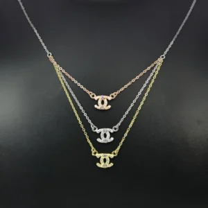 Triple-Layer Interlocking Oval Necklace – 925 Silver 18 Close up of Triple-Layer Interlocking Oval Necklace 925 Silver