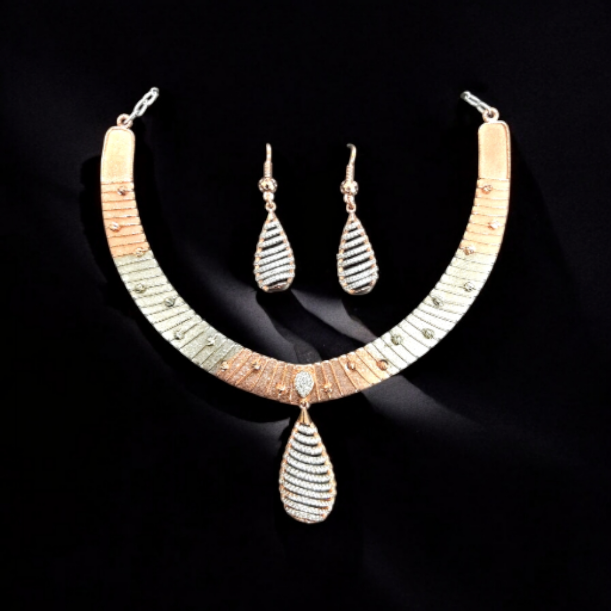 Modern Dual Tone Striped Necklace Set – 925 Silver 1 Close up of Modern Dual Tone Striped Necklace Set 925 Silver