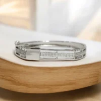 Close up of Contemporary Silver Dual-Track Bridge Kada 925 Silver